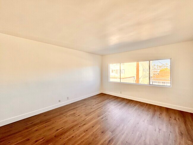 Foto del edificio - 2718 Cochran Ave
