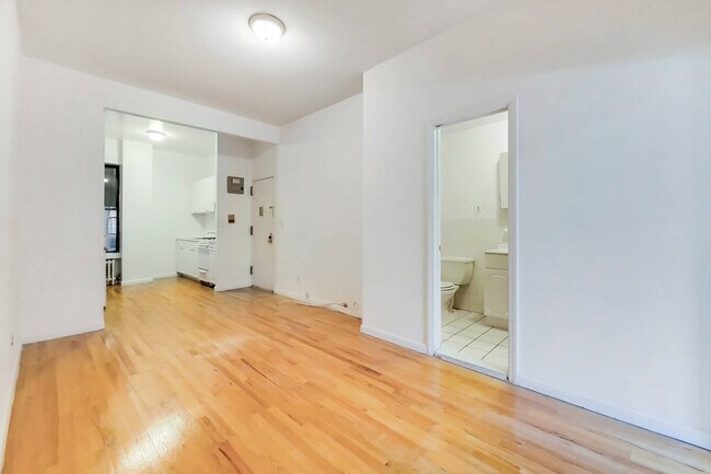 Building Photo - 1731 2nd Ave