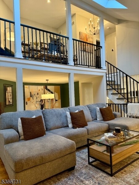 Foto del edificio - 4632 Bloomingdale Dr