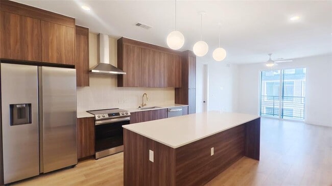 Foto del edificio - 1701 Simond Ave Ave
