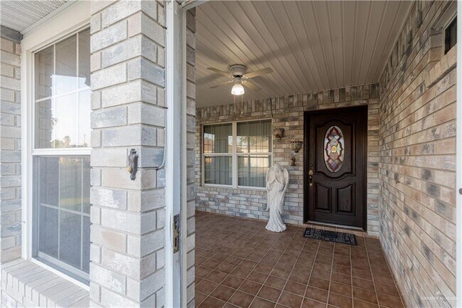 Foto del edificio - 2213 Lake View Dr