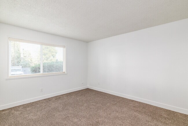 Building Photo - 410 Alameda del Prado