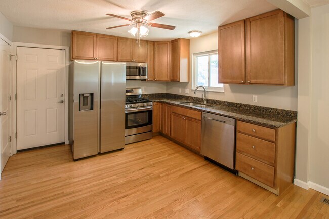 Foto del edificio - 8801 Chisholm Ct