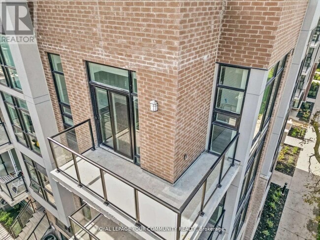 Building Photo - 3RD - 11-851 SHEPPARD AVENUE