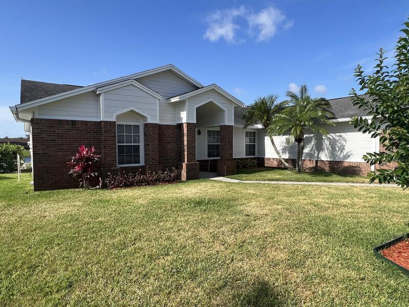 Primary Photo - 2949 Eagle Lake Dr