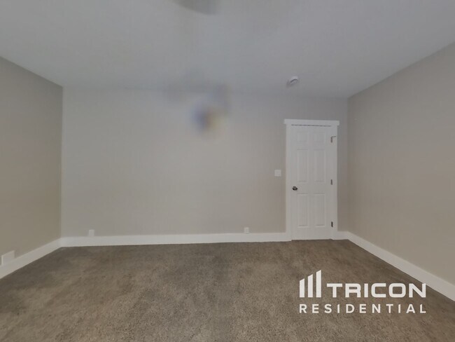 Foto del edificio - 5555 Madrona Ave NE