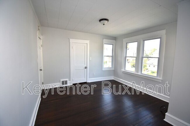 Building Photo - 1544 Chichester Ave