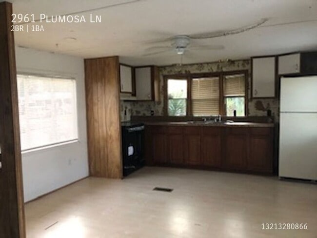 Foto del edificio - 2961 Plumosa Ln