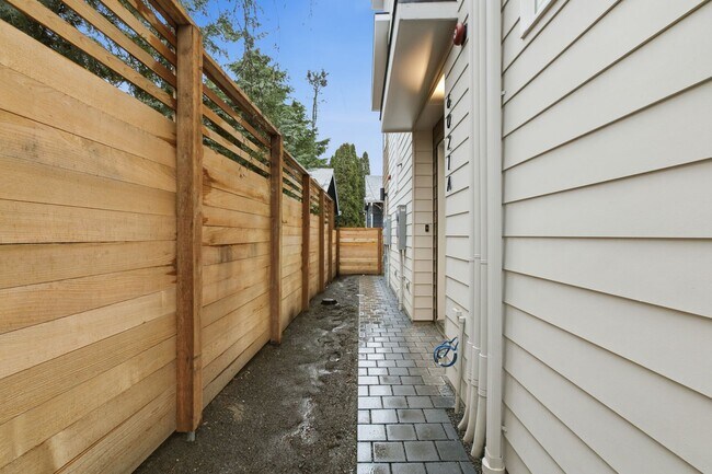 Foto del edificio - Brand-New Construction 2BR Townhome in Seaview