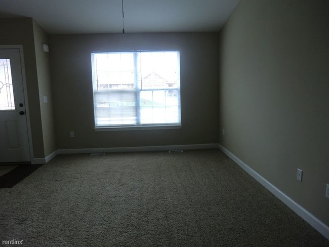 Building Photo - 7077 Remington Villa Dr
