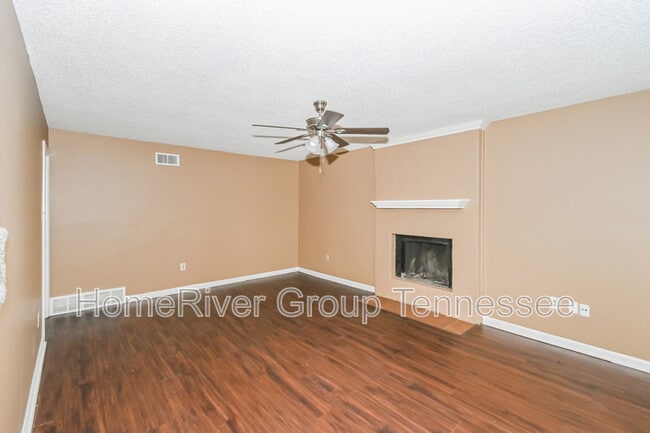 Building Photo - 7391 Hollorn Ln
