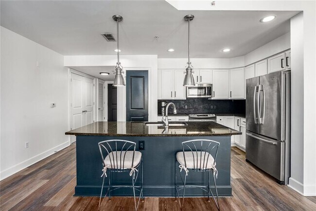 Building Photo - 200 River Vista Drive