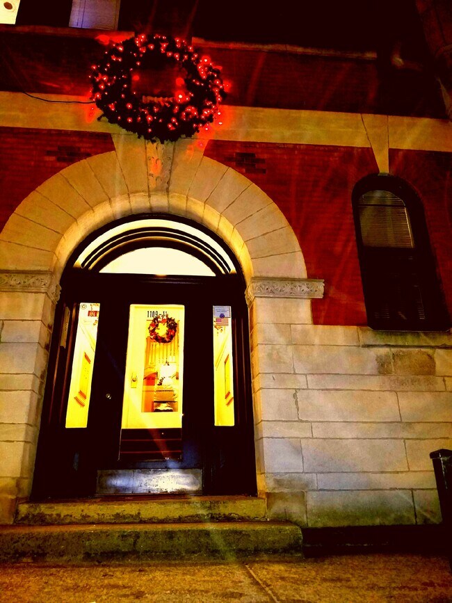 Foto del edificio - 1109 W Newport Ave