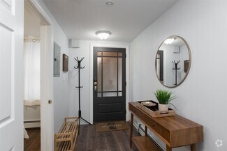 Building Photo - 281 Pavonia Ave