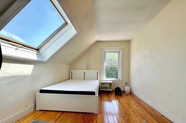 Foto del edificio - Large house near BU