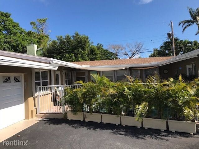 Foto del edificio - 2648 Middle River Dr