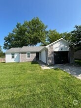 Building Photo - 4803 E Indian Trail