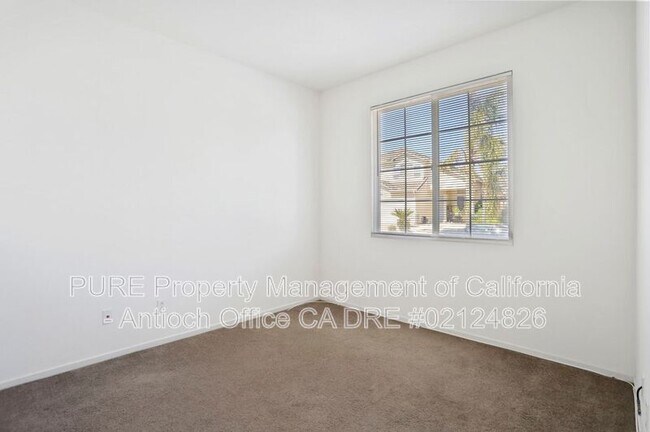 Building Photo - 435 Oak Crest Pl