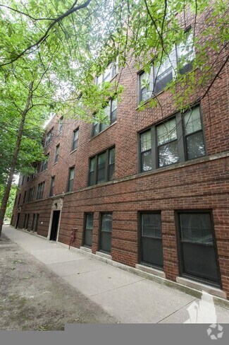 Building Photo - 1955 W Winnemac Ave