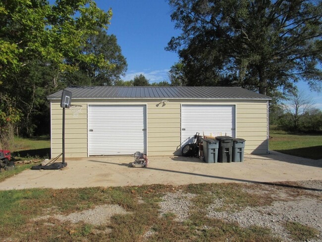 Building Photo - 12 Flintstone Cove