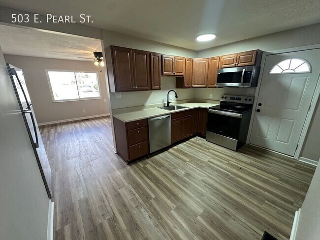 Building Photo - 503 E Pearl St