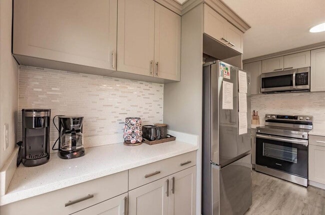 Foto del edificio - 422 Phippen Waiters Rd