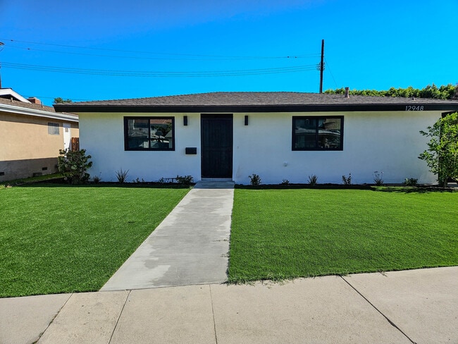 Building Photo - 12948 Lull St
