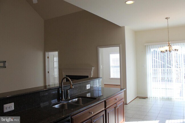Building Photo - 5977 Piney Grove Way