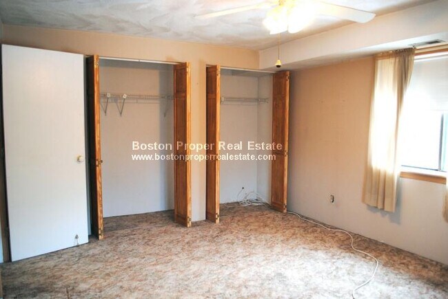 Foto del edificio - 10 Village Ln