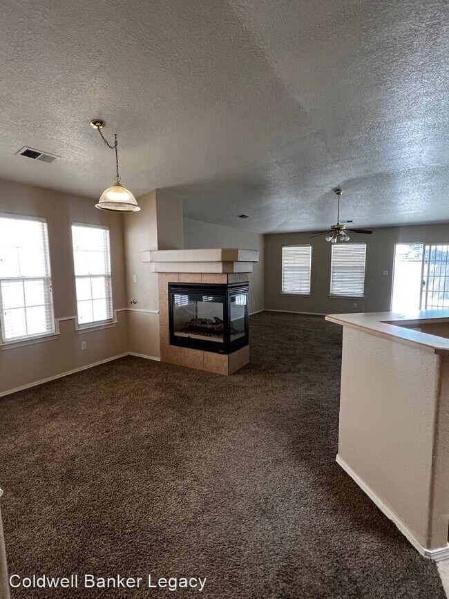 Foto del edificio - 4 br, 2 bath House - 928 Galeras St NW