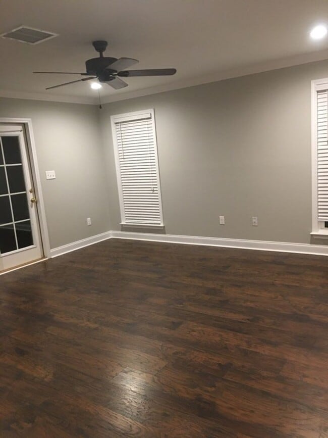 Building Photo - 124 Chukar Ct