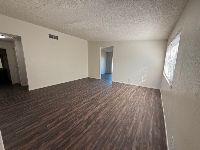 Building Photo - 455 Ash St