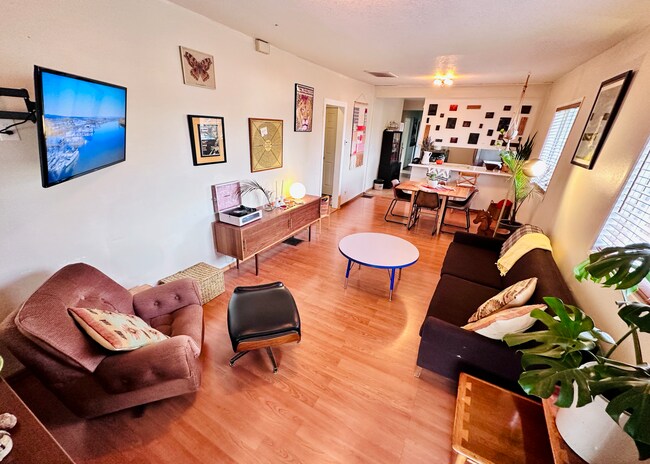 Foto del edificio - 1055 NE 58th Ave