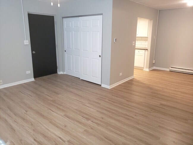 Building Photo - 329 Kimbell Ave