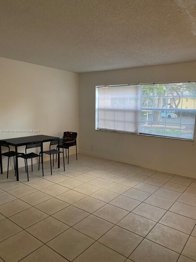 Foto del edificio - 11473 NW 42nd St