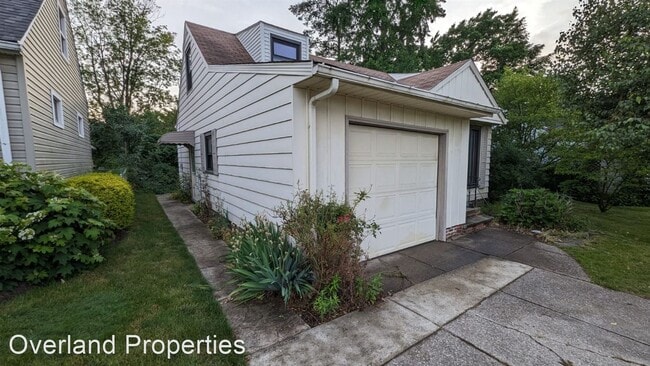 Building Photo - 3 br, 1 bath House - 2148 Green Ridge Dr