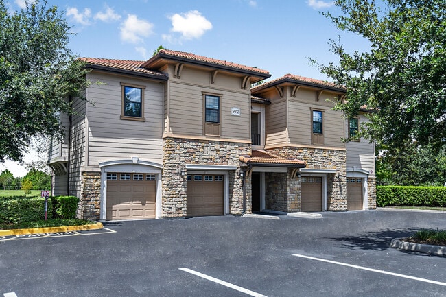 Building Photo - Sanctuary at Eagle Creek