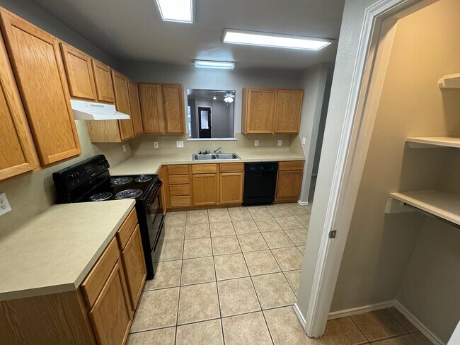 Foto del edificio - 534 N Brentwood Ave