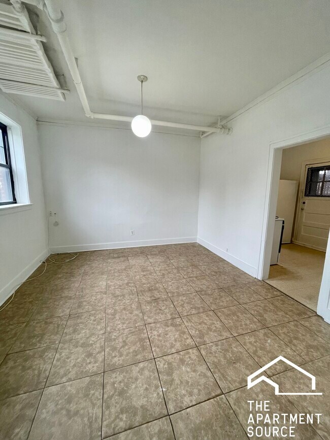 Foto del edificio - 3258 Maple