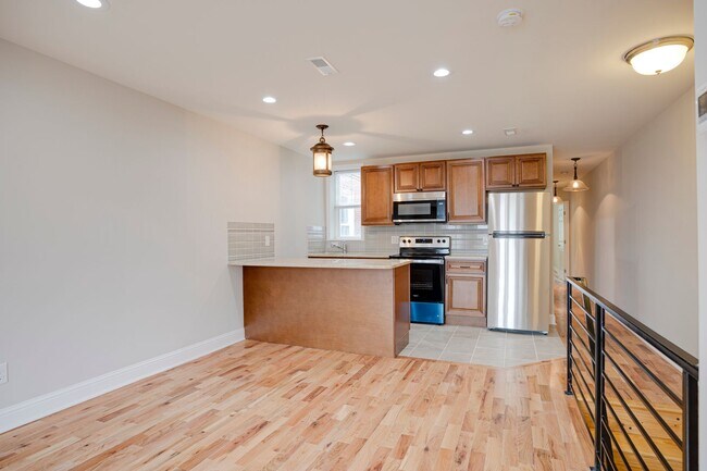 Building Photo - 639 N 52nd Street