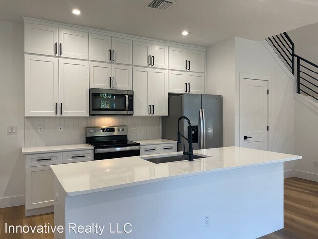 Foto del edificio - 3 br, 2.5 bath House - 2811 E. Central Blvd.