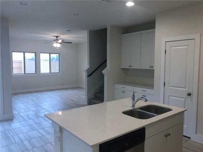 Building Photo - 520 White Steppe Way