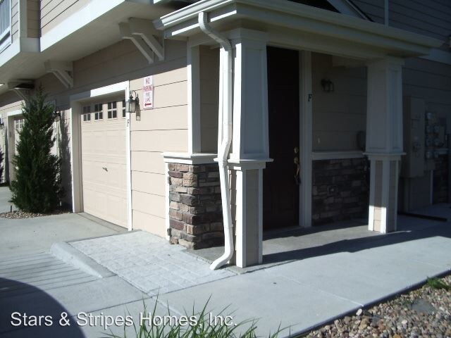 Primary Photo - 17145 Waterhouse Cir