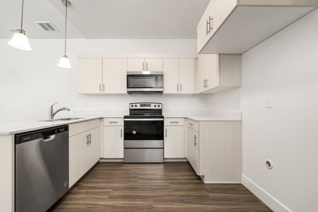 Photo - Lar-13714 S Hanley Ln #HH303 Riverton, UT 84096 Apartment