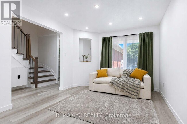 Building Photo - 38 Pickett Crescent