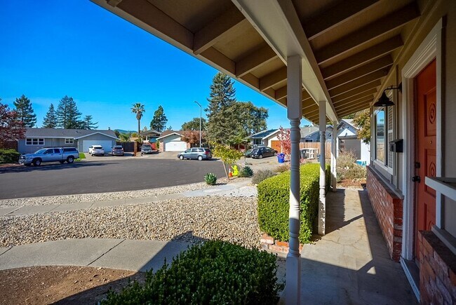 Foto del edificio - Charming Three Bedroom Napa Bel Aire House