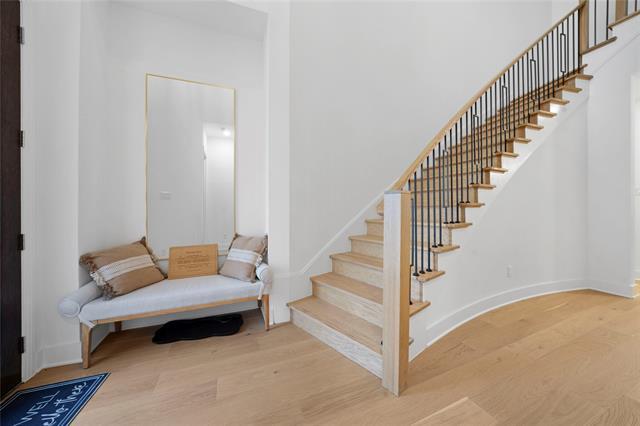 Foto del edificio - 3101 Peartree Ln