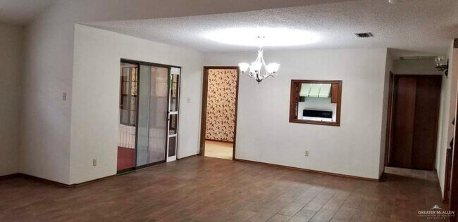 Foto del edificio - 1105 E Cardinal Ave