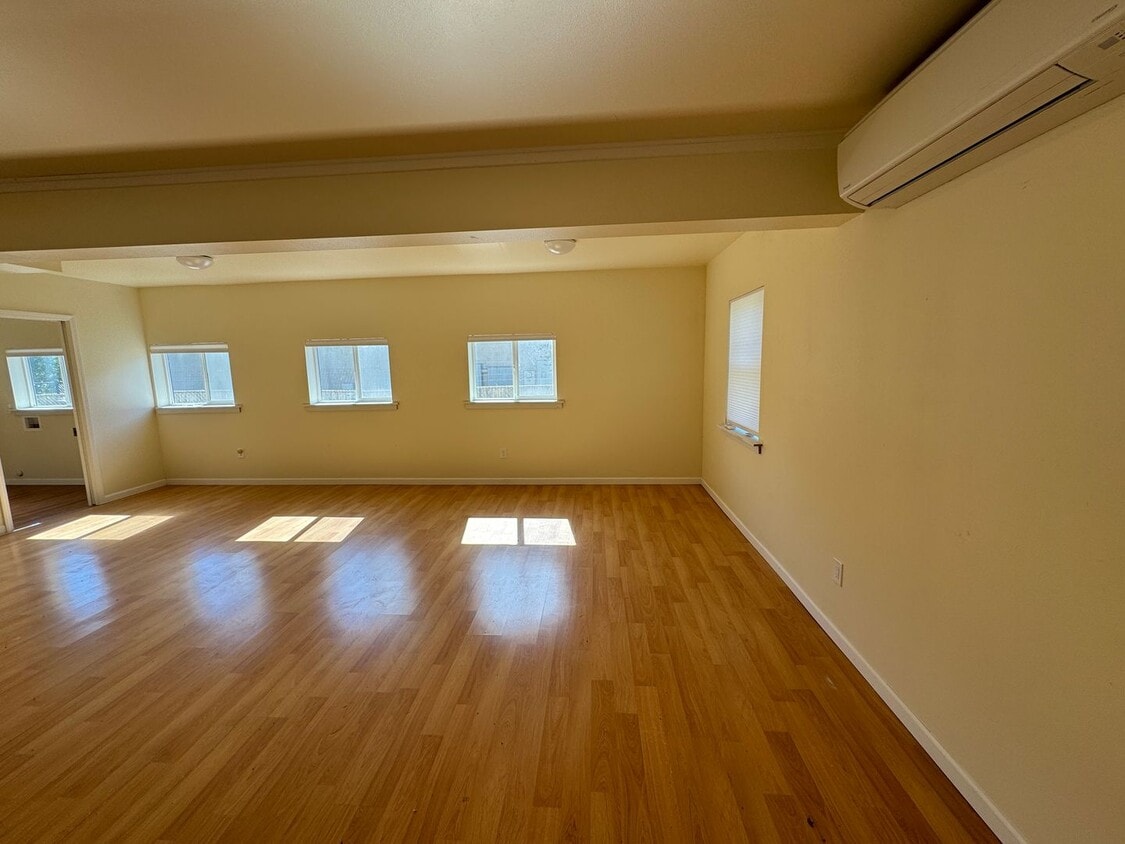 Primary Photo - 2 Bedroom Cottage in Corvallis!