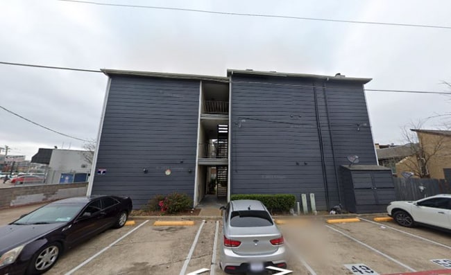 Building Photo - 7025 Hemlock Ave